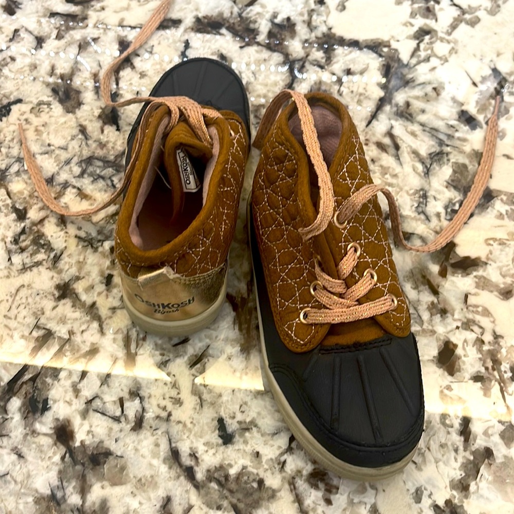 Oshkosh shoes